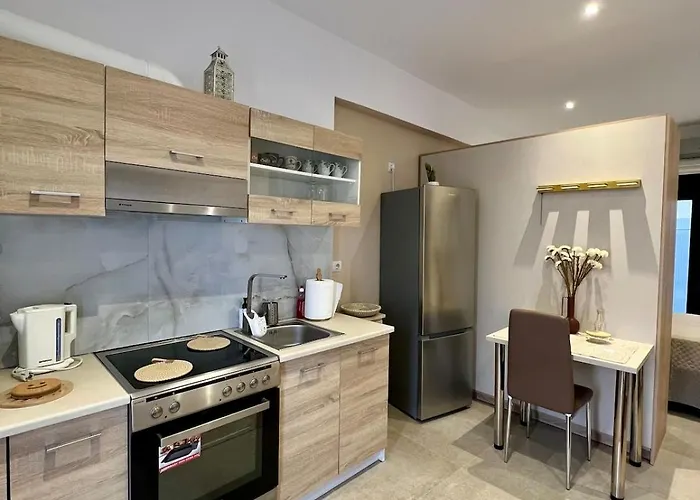 Archo's 1 Smart Location , Private Parking *